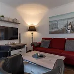 Reetdachhaushaelfte Reetdachhaus Kleine Kate Sankt Peter-Ording