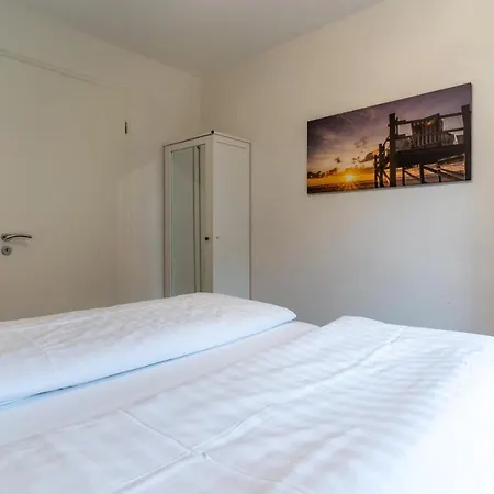 Tatil Evi Reetdachhaushaelfte Reetdachhaus Kleine Kate Sankt Peter-Ording