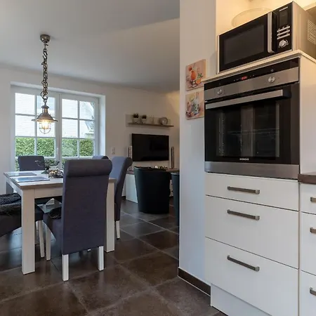 Tatil Evi Reetdachhaushaelfte Reetdachhaus Kleine Kate