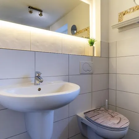 Tatil Evi Reetdachhaushaelfte Reetdachhaus Kleine Kate Sankt Peter-Ording