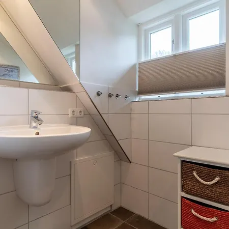 Tatil Evi Reetdachhaushaelfte Reetdachhaus Kleine Kate