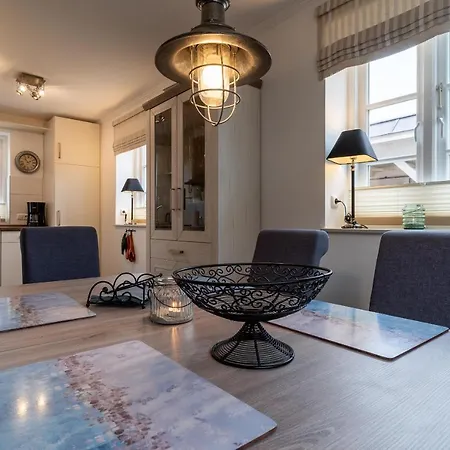 Reetdachhaushaelfte Reetdachhaus Kleine Kate Tatil Evi