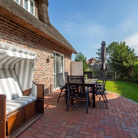 Tatil Evi Reetdachhaushaelfte Reetdachhaus Kleine Kate *